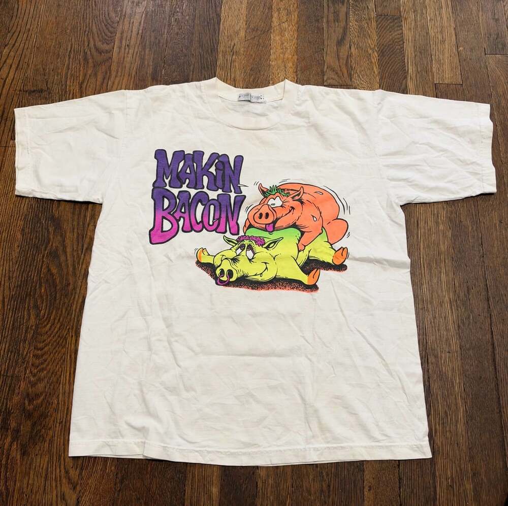 Vintage Makin Bacon Pig Cartoon Graphic T-Shirt White Single Stitch Medium